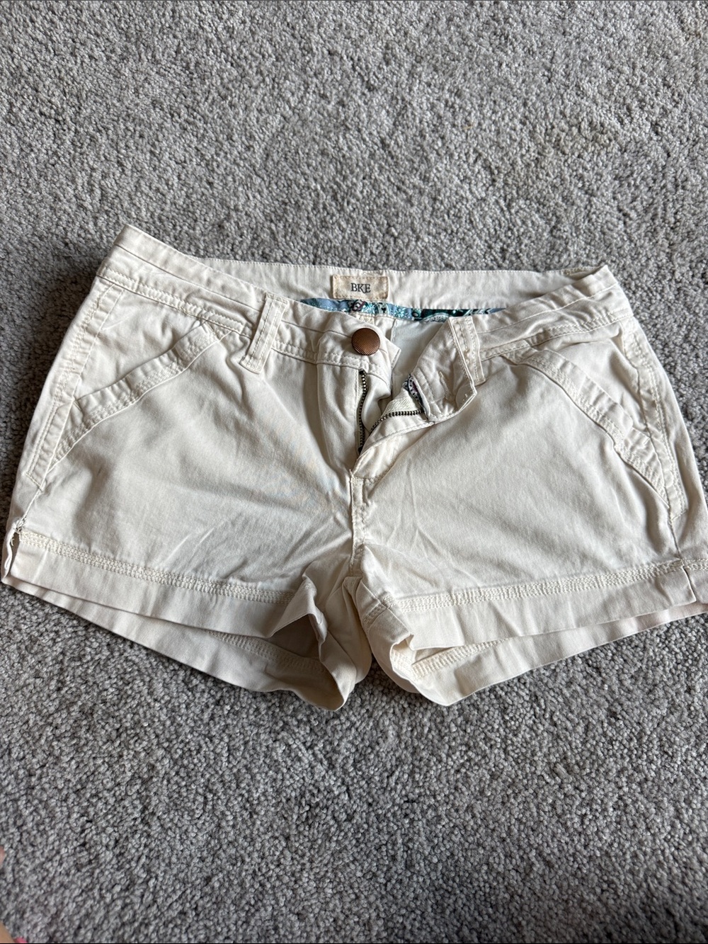 Vintage BKE Cream Women's Cotton Shorts with Front Pockets